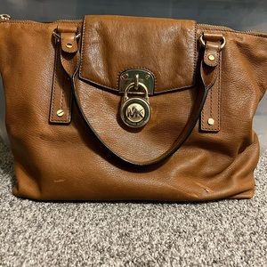 Michael Kors Bag, camel soft leather. Loved and used. Scuff on the front.